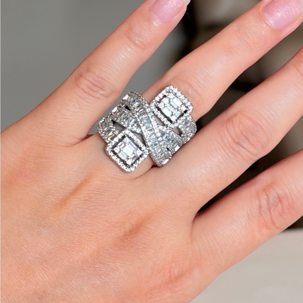 Silver Diamond-Style Cocktail Ring in Silver